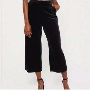 Abercrombie & Fitch Black Velvet Wide-leg Cropped Pants Women's Small